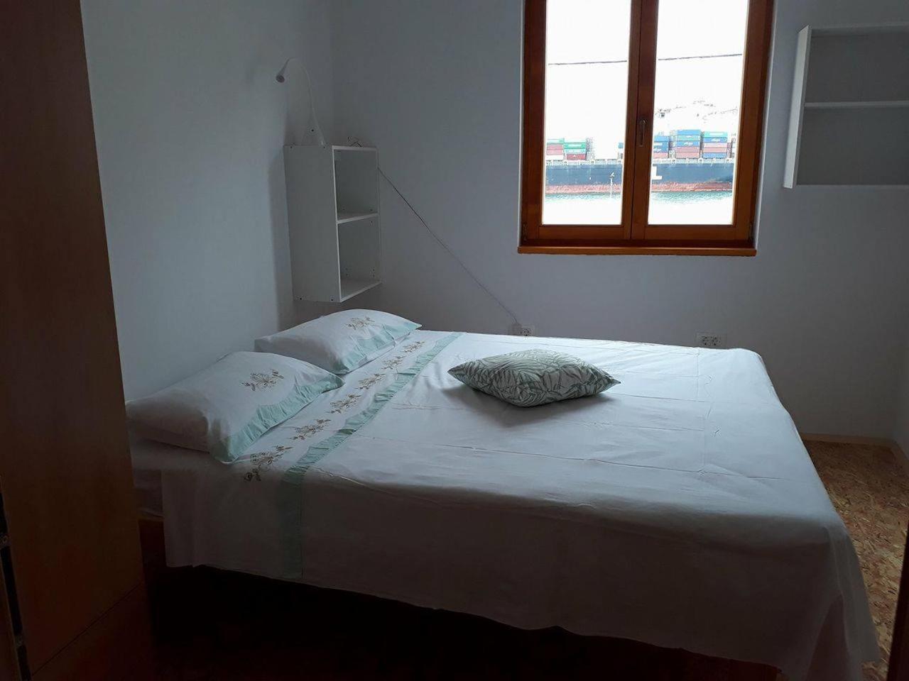 Appartement Vse Kontenti à Koper Extérieur photo